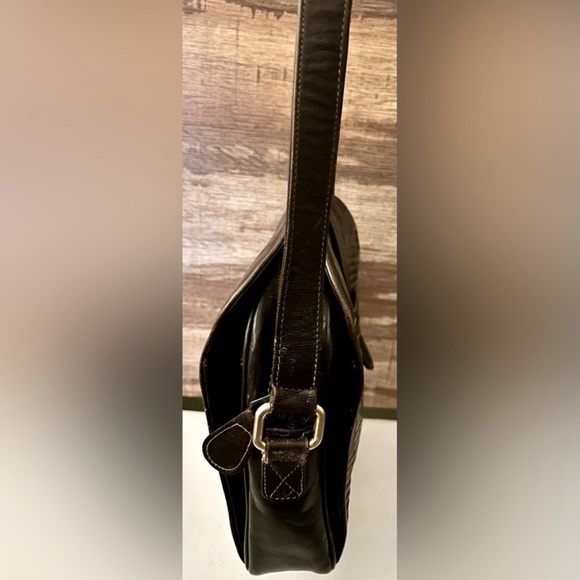 Fendi Brown Messenger Bag with Woven Texture and Adjustable Strap - Picture 7 of 9